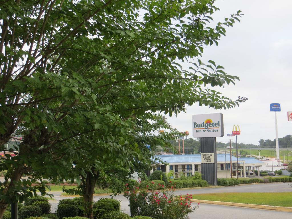 Budgetel Inn & Suites Macon Exterior foto