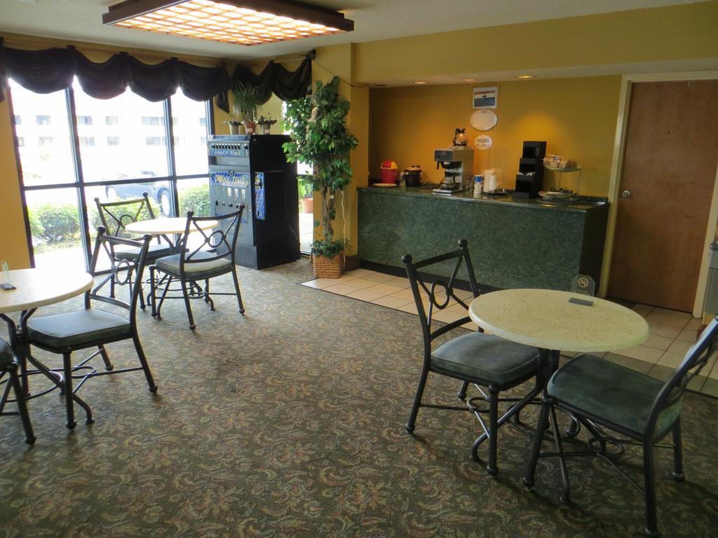 Budgetel Inn & Suites Macon Exterior foto