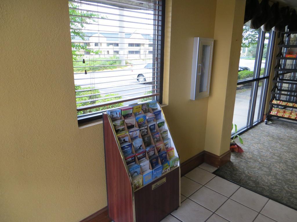 Budgetel Inn & Suites Macon Exterior foto