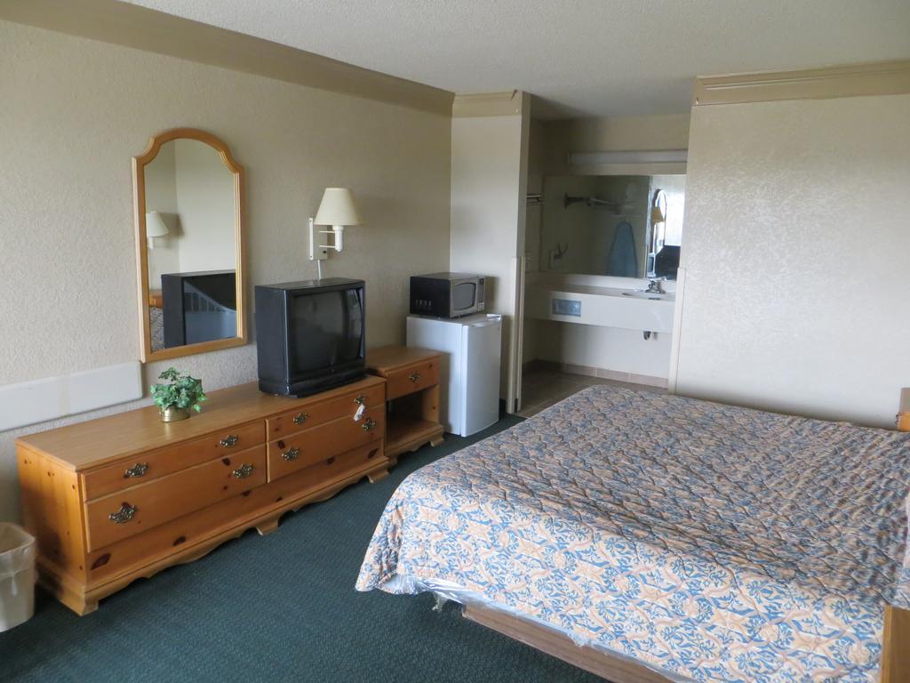 Budgetel Inn & Suites Macon Exterior foto
