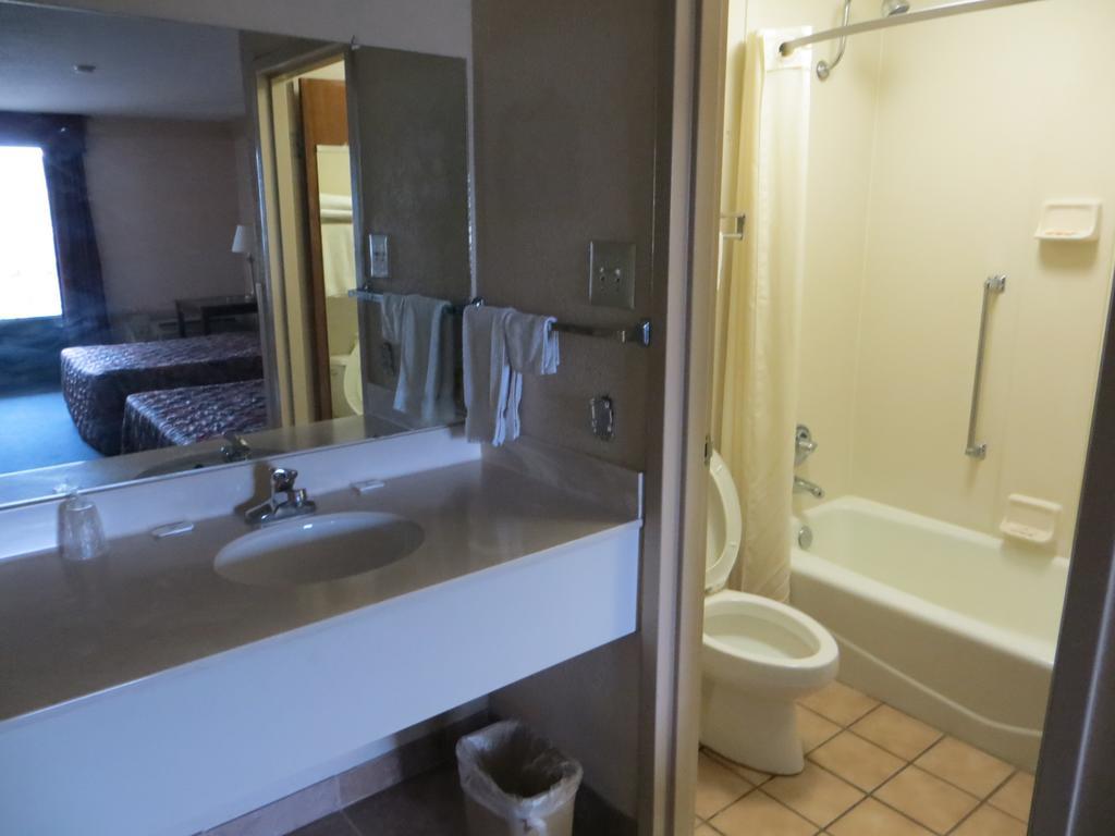 Budgetel Inn & Suites Macon Zimmer foto