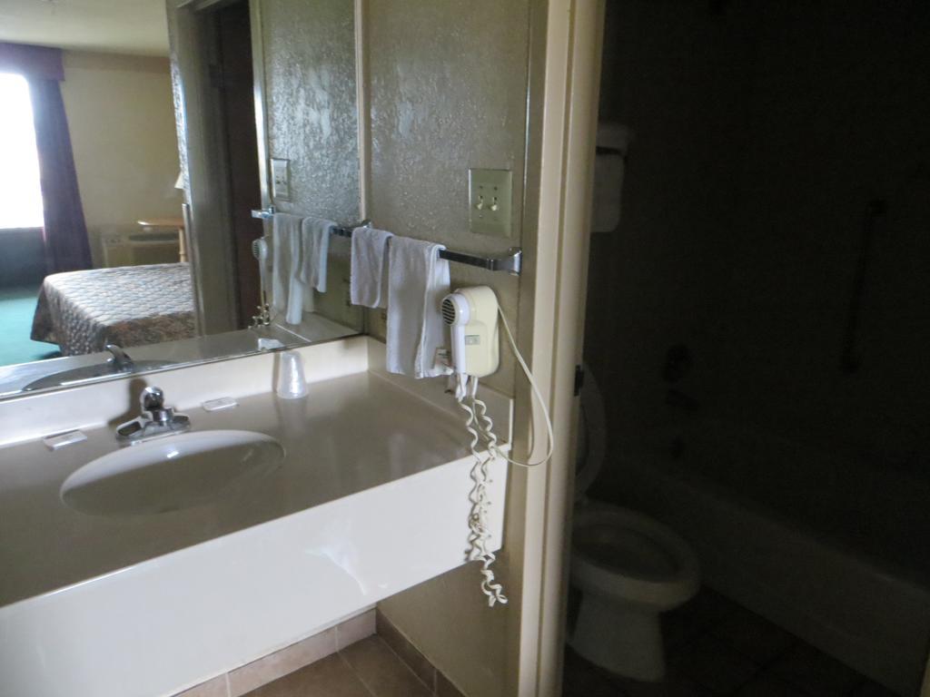 Budgetel Inn & Suites Macon Zimmer foto